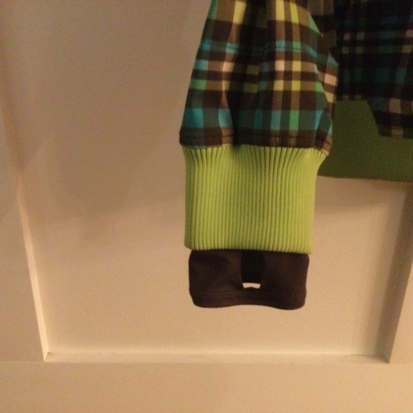 DC Skiing/Snowboarding Jacket - Picture 4 of 5